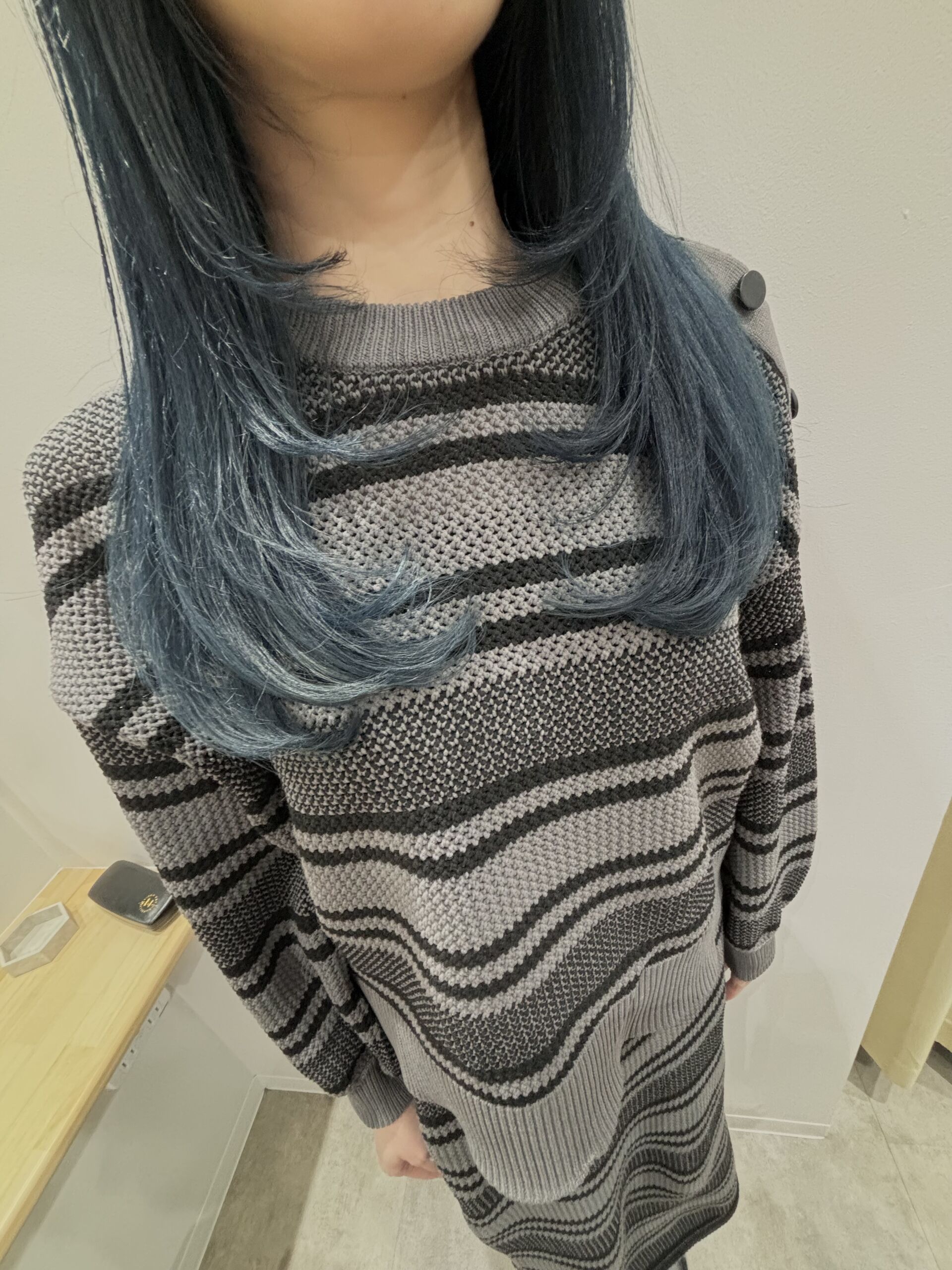 ＊ロングは顔まわりのレイヤーでプチイメチェン＊